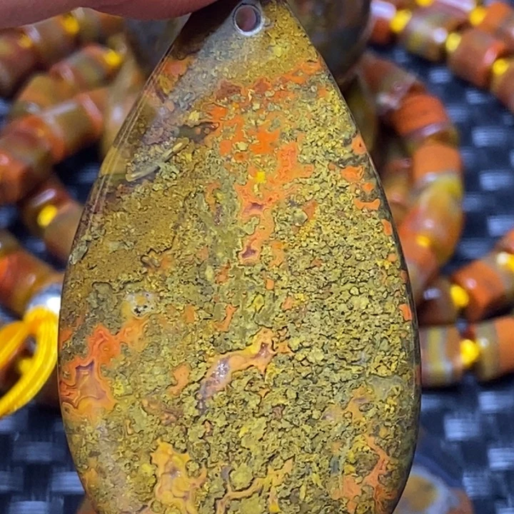 玛瑙/玉髓颈饰未镶嵌