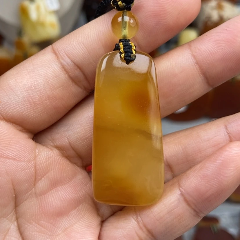 【闪购商品】琥珀颈饰未镶嵌