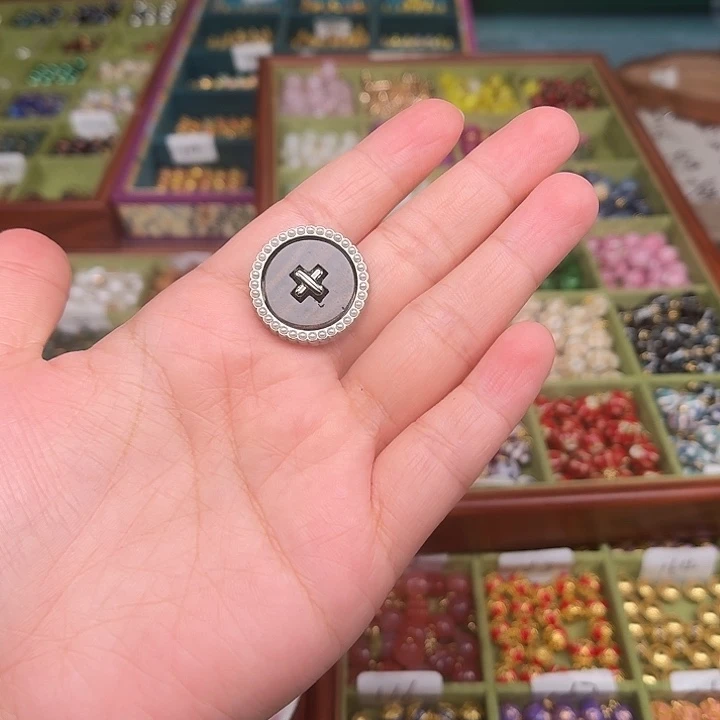 珐琅非遗传承手工圆珠扣