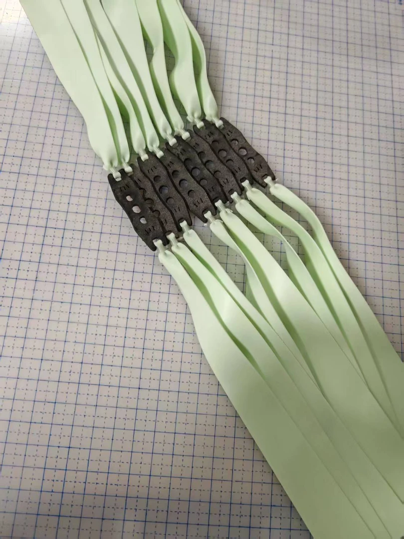 户外弹弓竞技暴力耐用高弹力加厚扁皮筋