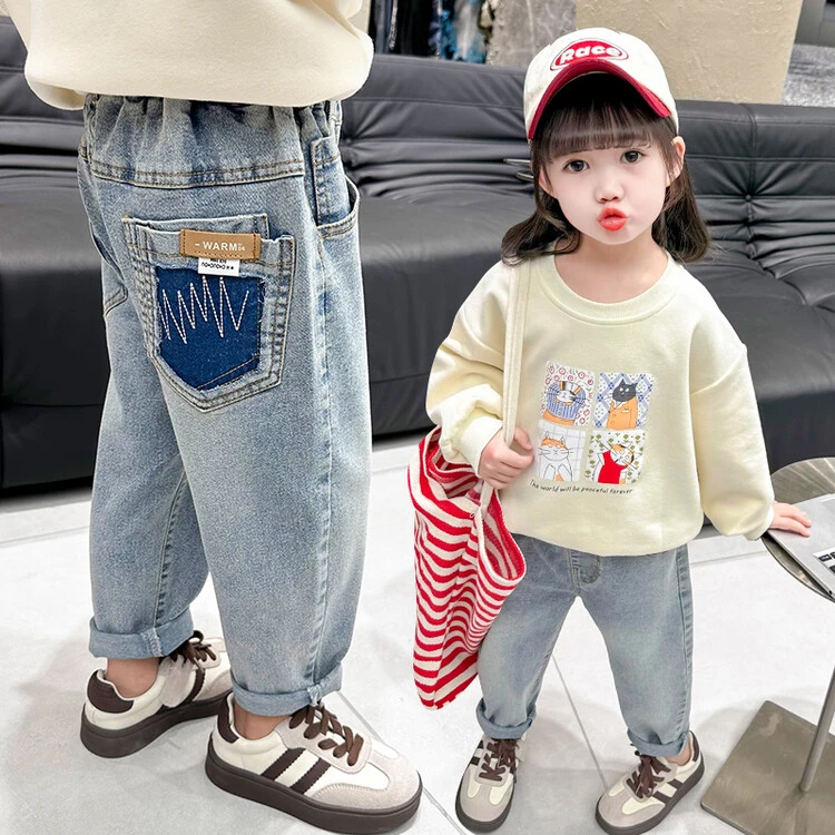 春季新款2025女小童弹力牛仔长裤儿童浅色后袋皮标直筒裤洋气