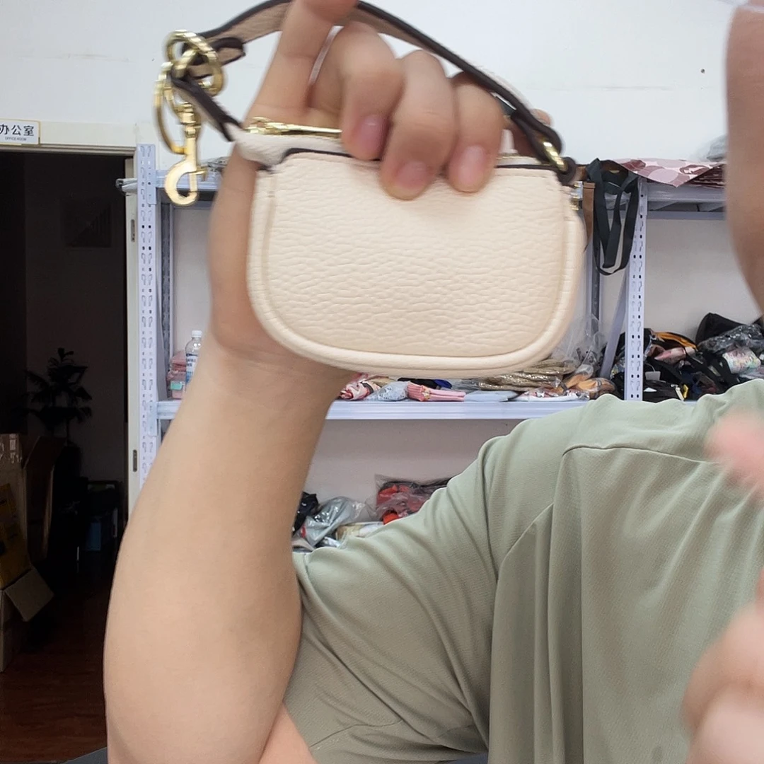 PU化妆包等各种产品和