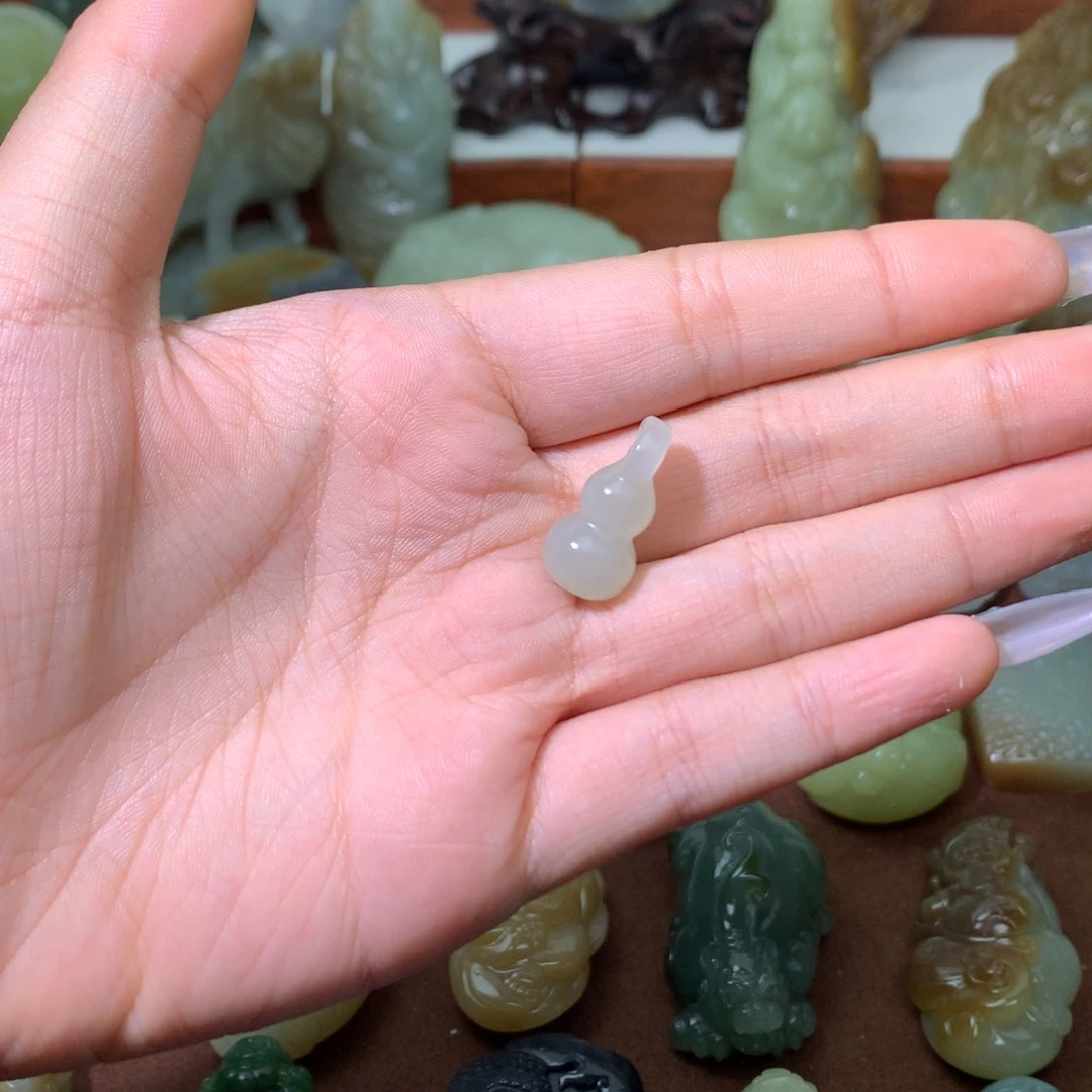 和田玉未镶嵌吊坠(不含链)