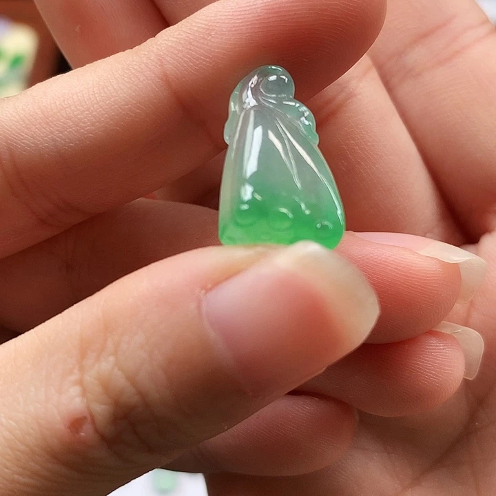 翡翠吊坠(不含链)未镶嵌莲藕
