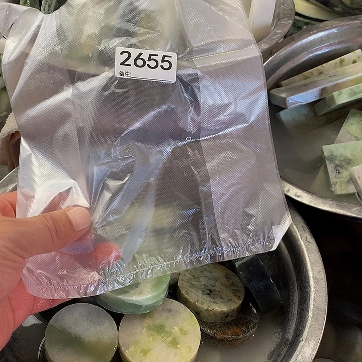 时***雕未镶嵌蛇纹石玉手镯