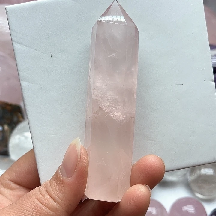 芙蓉石72克粉水晶柱未镶嵌