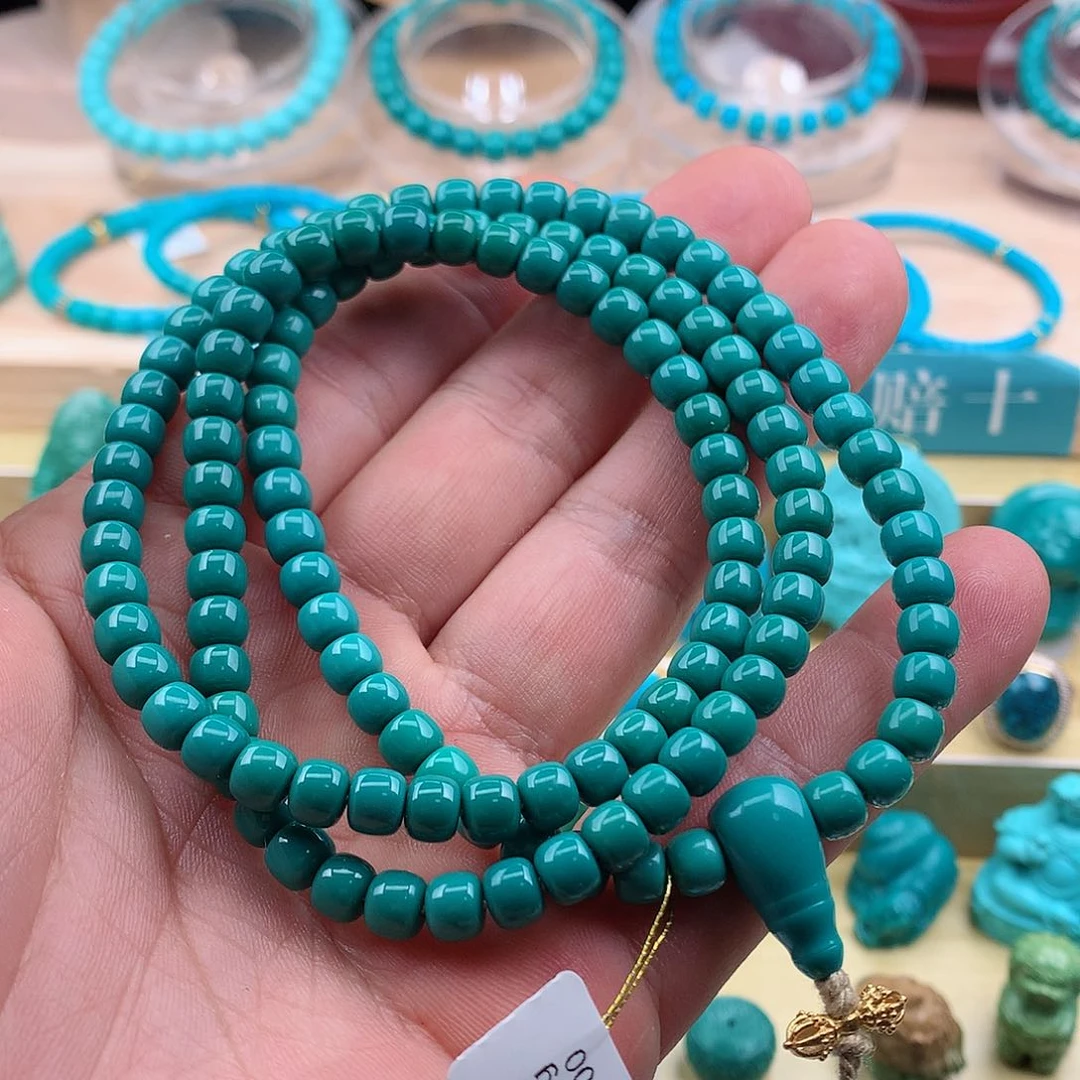 绿松石颈饰未镶嵌