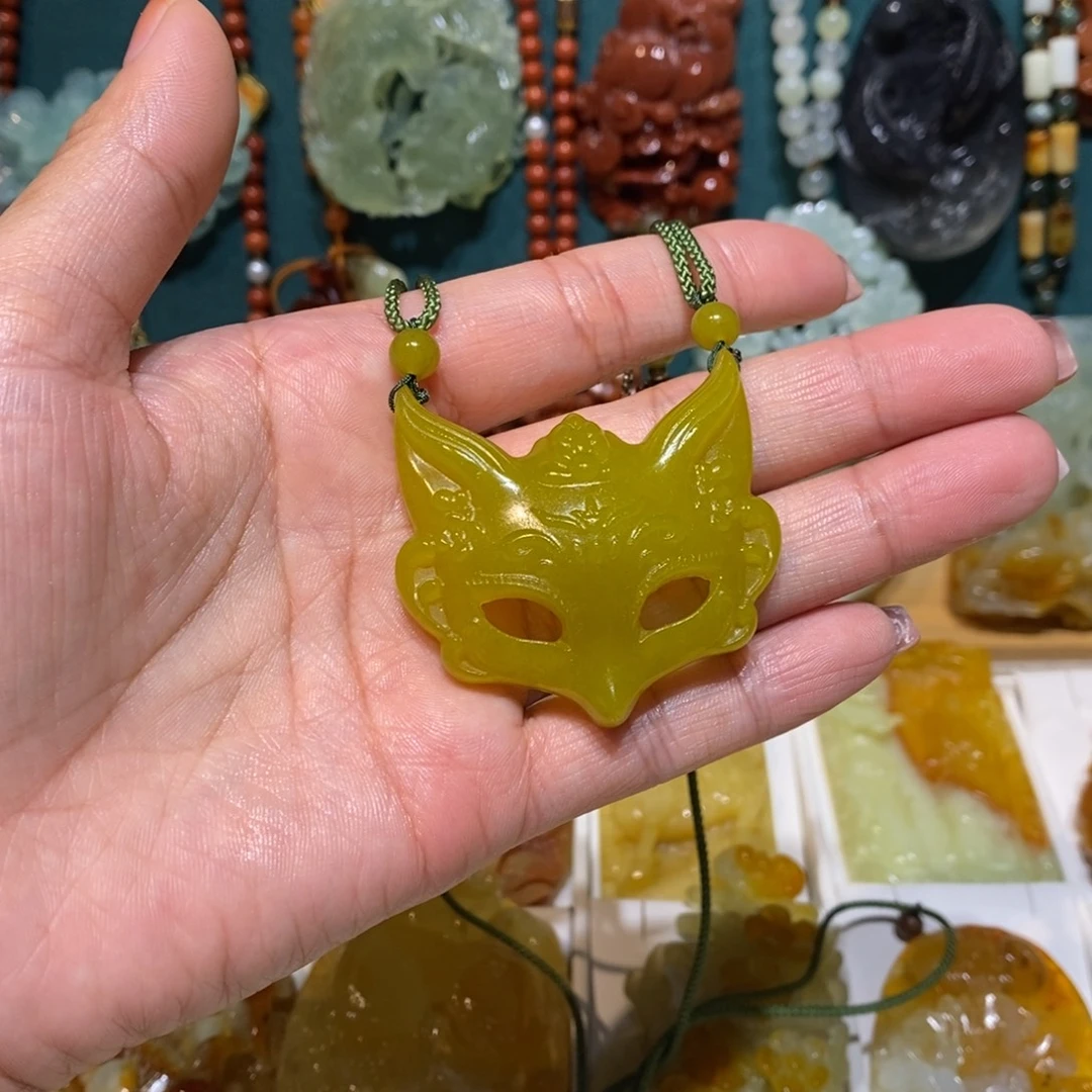 未镶嵌蛇纹石玉颈饰
