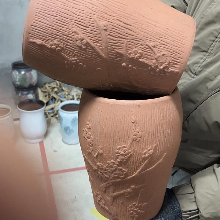 高度26厘米口18厘米