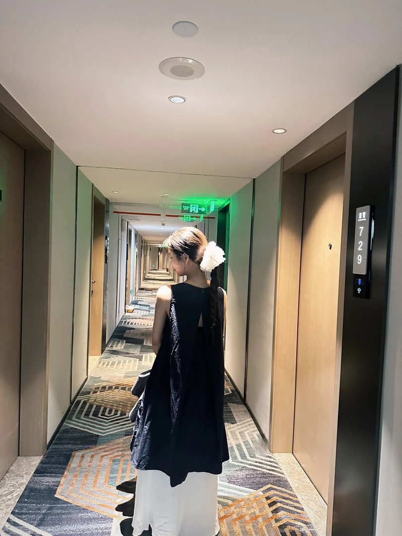 白色棉麻大阔腿慵懒裤子佳佳同款搭配买它！！！