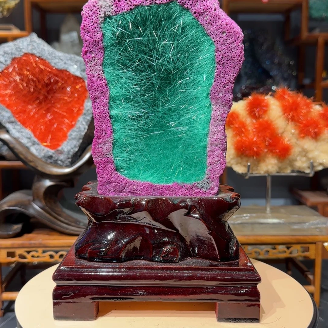 周***刚石材巴西红刚玉发晶