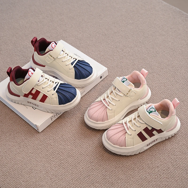 女童鞋皮面板鞋2025新款潮牌儿童软底运动鞋男童轻便时尚小白鞋潮