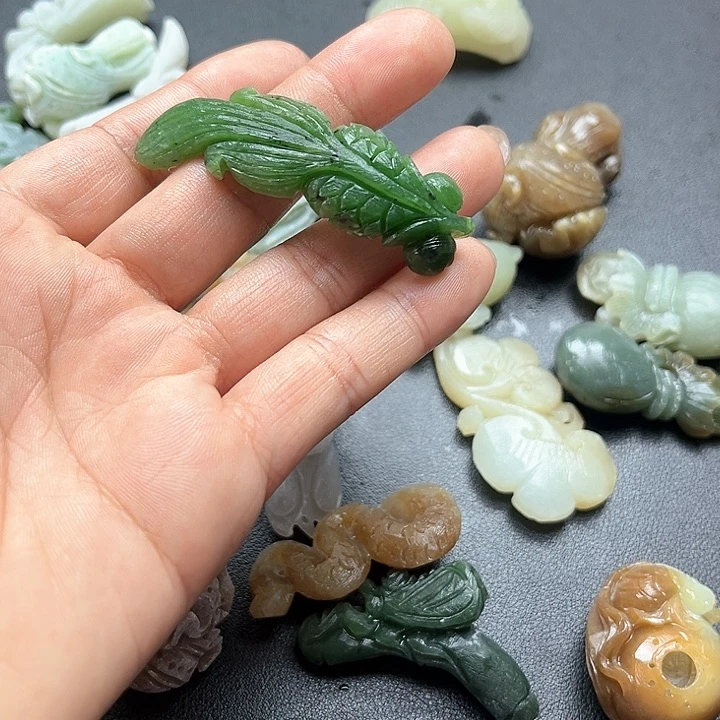 【闪购商品】颈饰未镶嵌和田玉