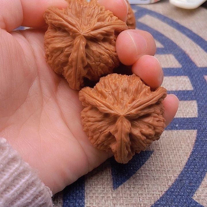 吊坠文玩核桃带***莓三棱