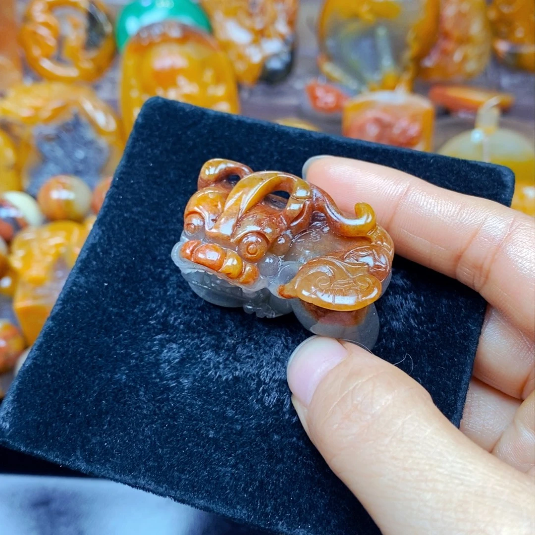 未镶嵌石英质玉（黄龙玉）吊坠(不含链)
