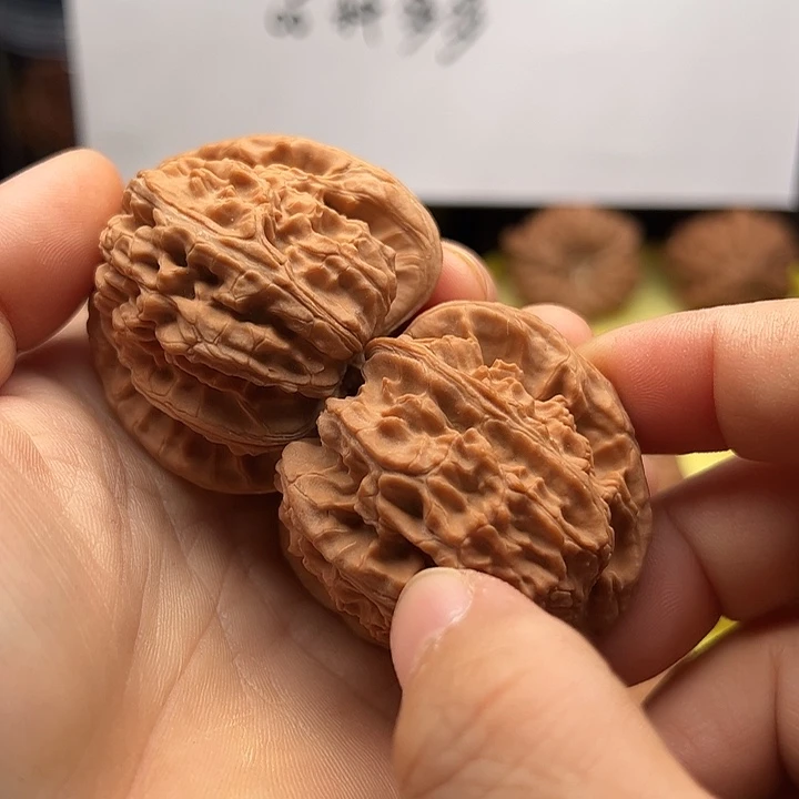 吊坠文玩核桃三角白