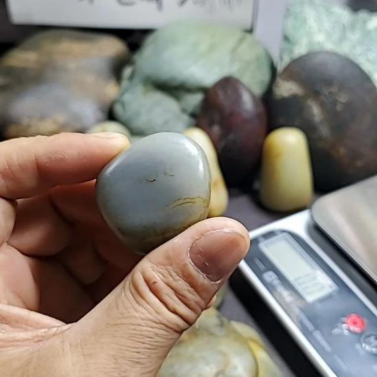未镶嵌和田玉（糖玉）挂件