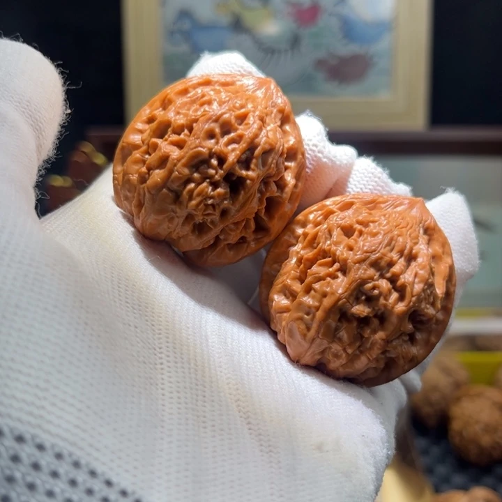 文玩核桃吊坠牡丹纹