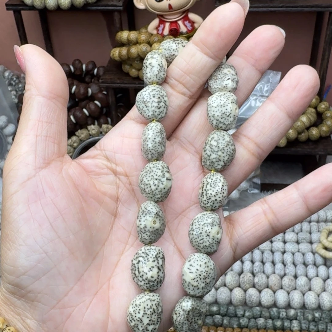 星月菩提吊坠cjfffgcjcbjjhhhjik