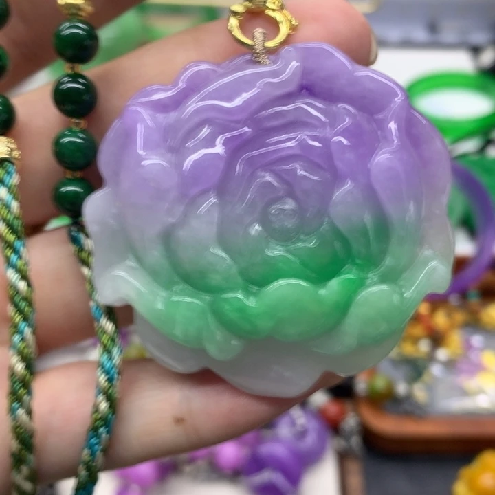 颈饰未镶嵌翡翠吊坠