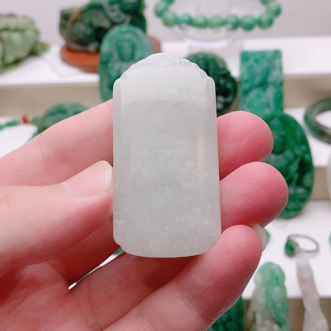 独山玉未镶嵌吊坠