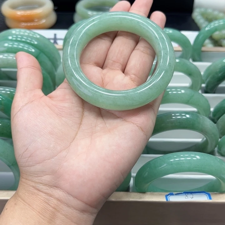 石英质玉手镯未镶嵌温****柔