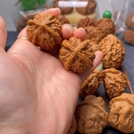 文玩核桃吊坠38四棱精配