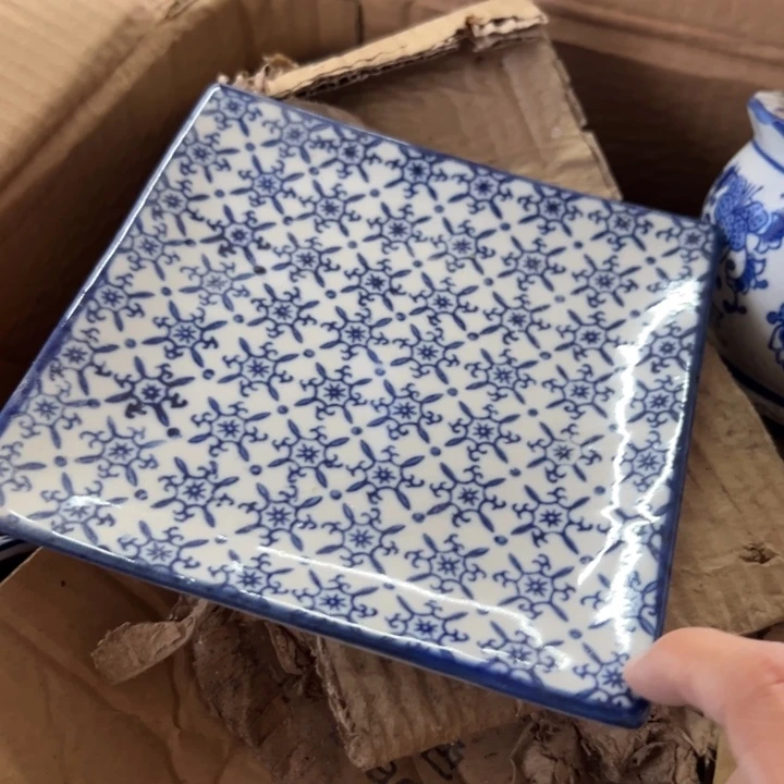 微瑕青花花瓶老此厂工艺难得微瑕青花瓷花瓶老瓷厂工艺难得