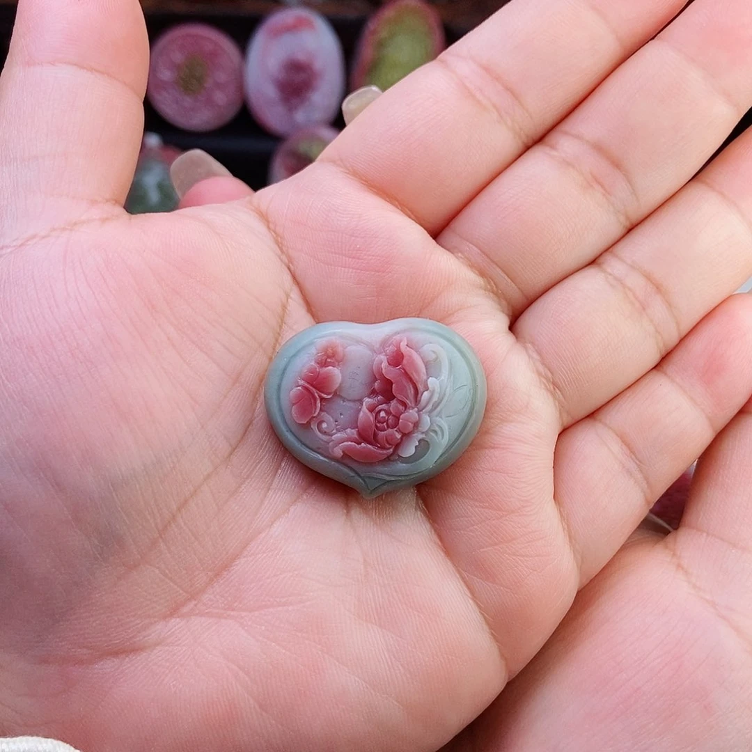 未镶嵌石英质玉（盐源）珠宝半成品