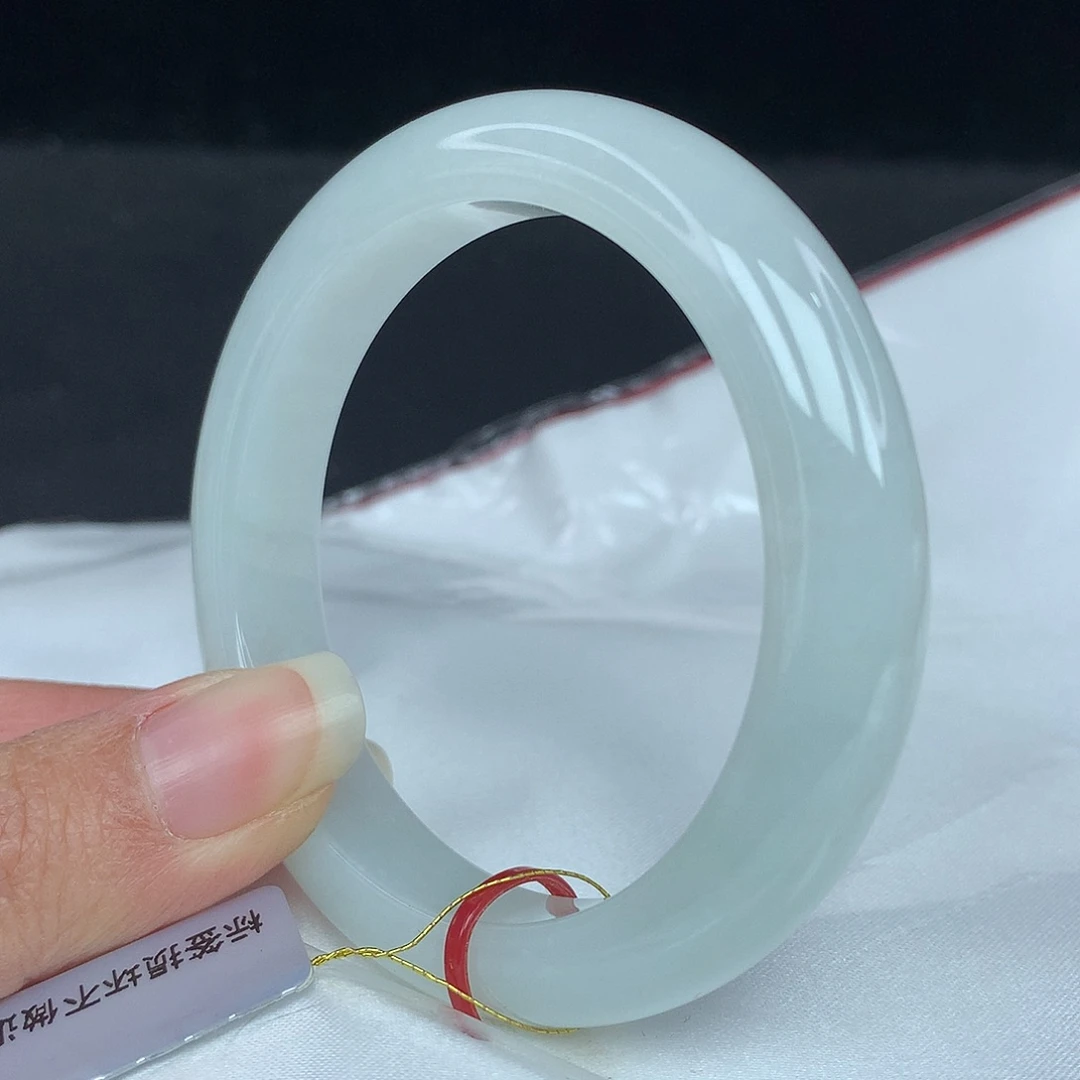 翡翠手镯未镶嵌52圈4089