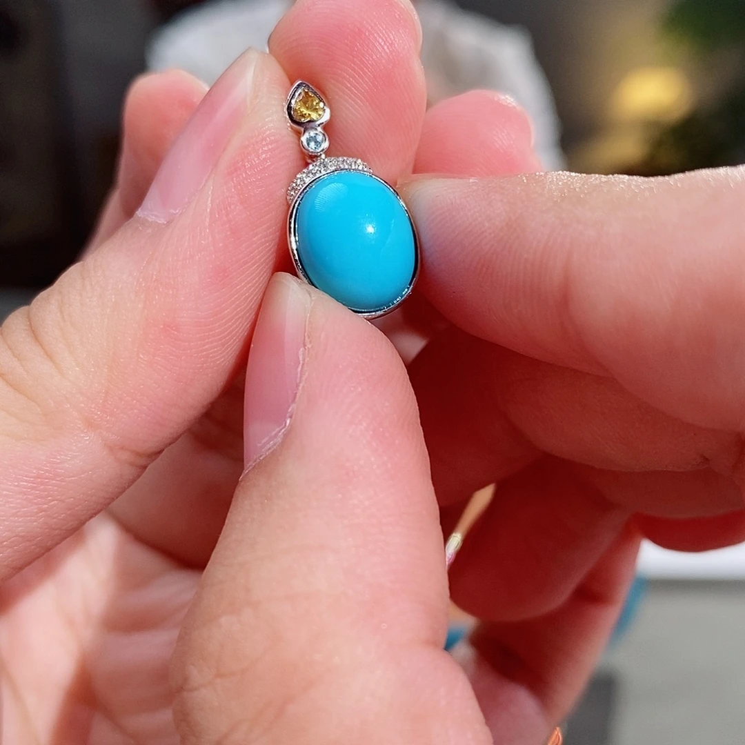 绿松石18K金镶嵌吊坠(不含链)原矿睡美人高瓷天空蓝3.99ct