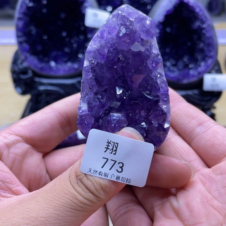 未镶嵌水晶大型摆件（非配饰）