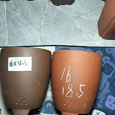 红泥紫泥三角两个花盆