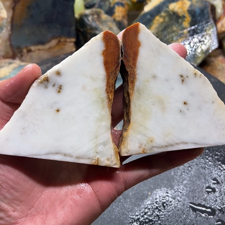 未镶嵌蛇纹石玉珠宝奇石