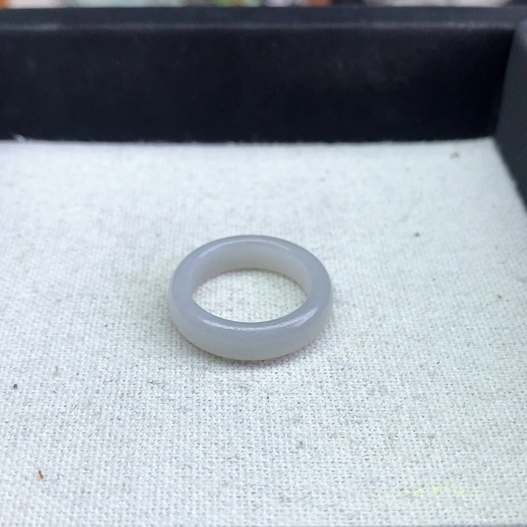 涵***-和田玉戒指未镶嵌15码 烟紫