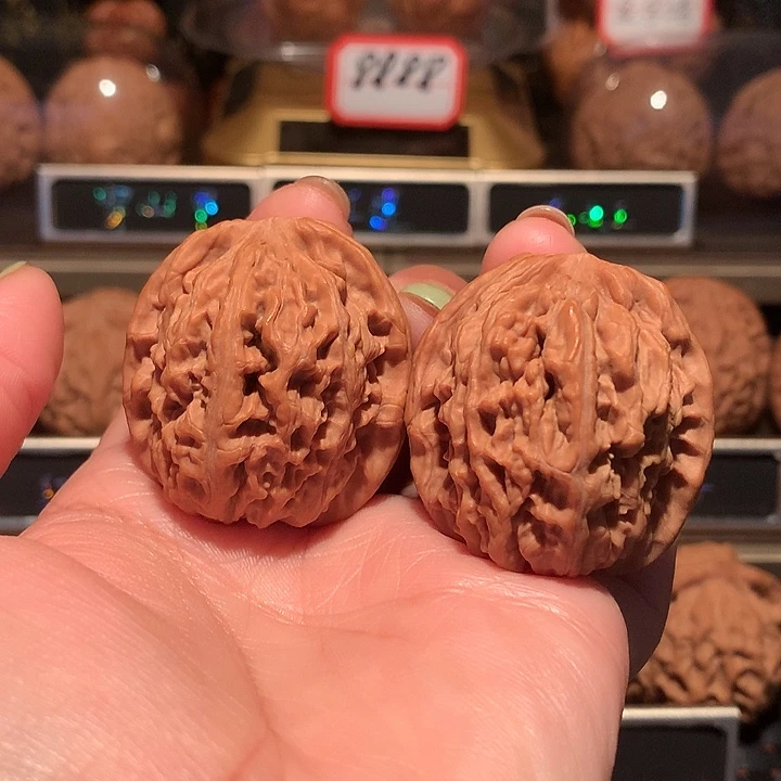 文玩核桃把件核老闷