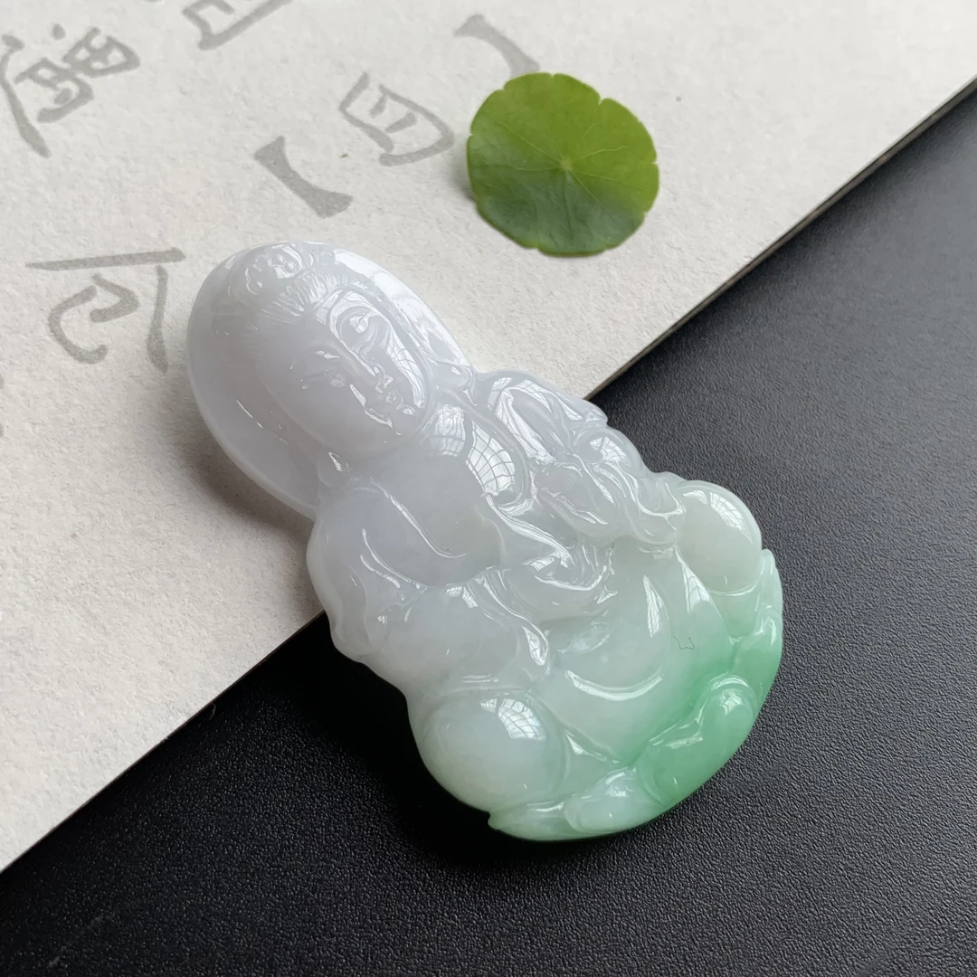 缅甸翡翠A货吊坠胶润飘绿精雕《观音》百搭精美
