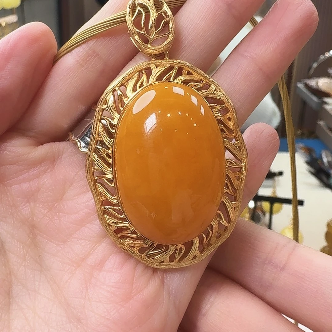 琥珀未镶嵌颈饰吊坠