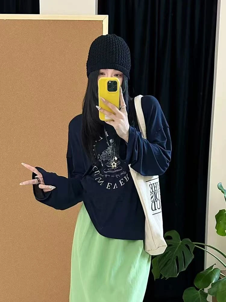 루루가−（半岛情书）韩国东大门藏蓝色长袖上衣➕牛油果绿半身裙两件套