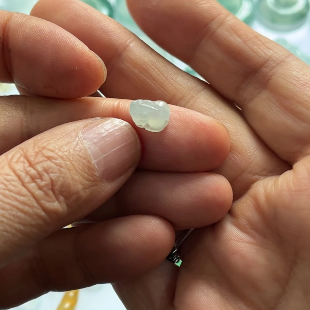 定制翡翠未镶嵌貔貅