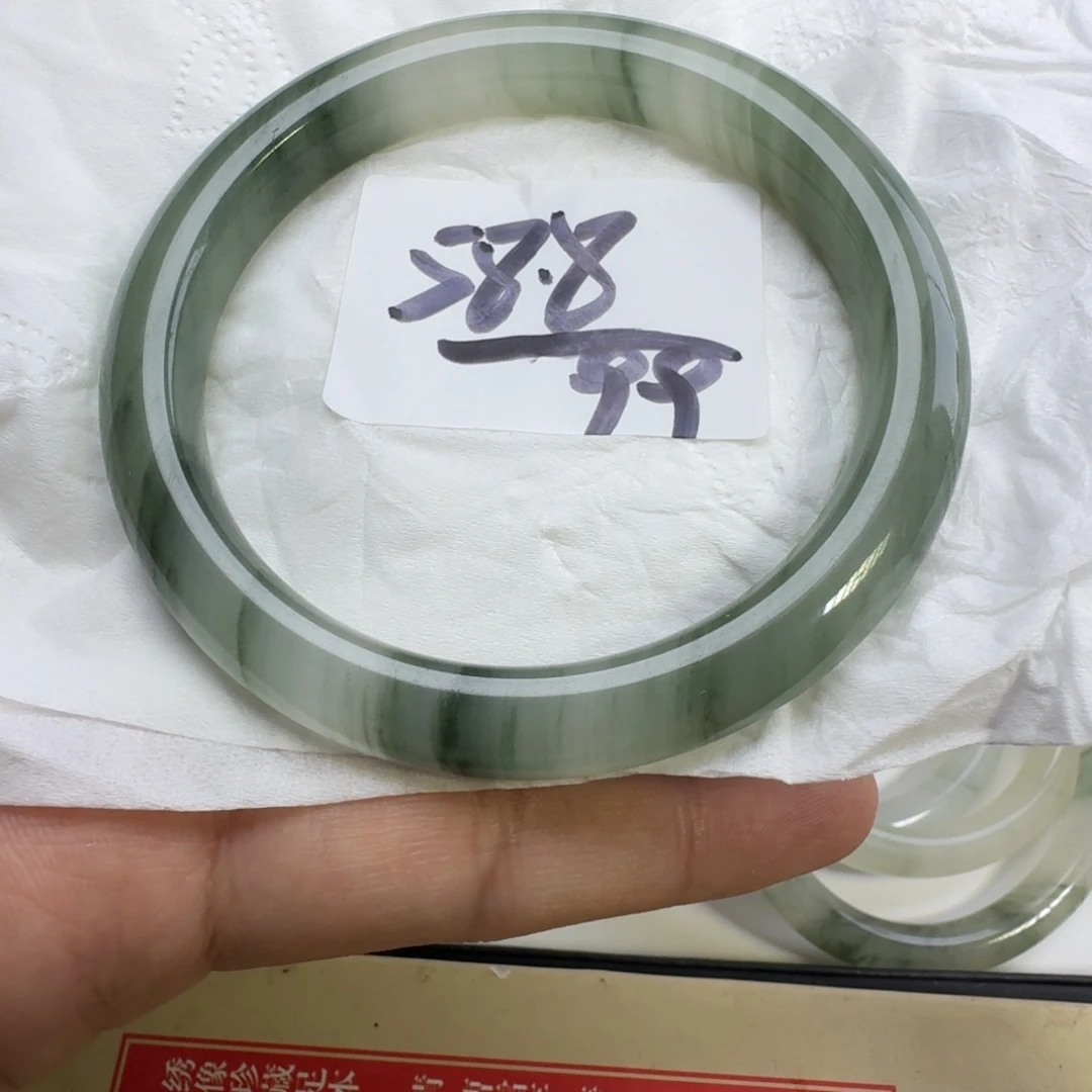 未镶嵌手镯石英质玉（非洲翠）