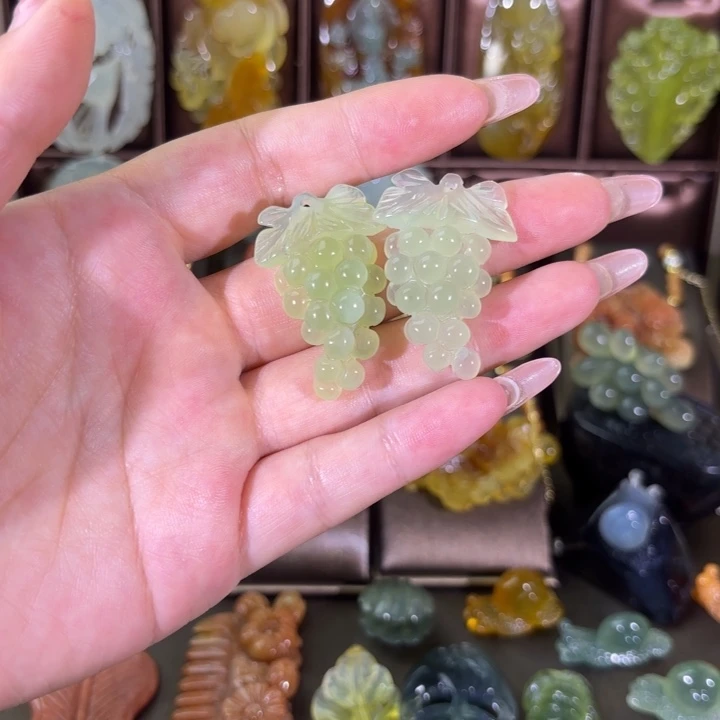 蛇纹石玉合金颈饰