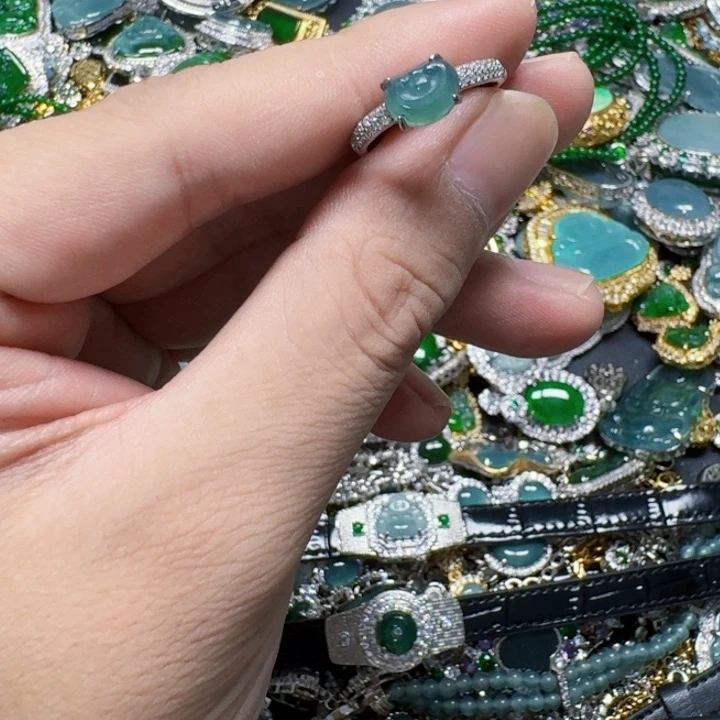 翡翠未镶嵌颈饰天然A货翡翠放漏