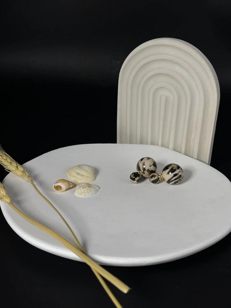 黄铜仿珍珠耳饰 初秋新款复古豹纹珠珠耳扣小众气质高级感耳环女