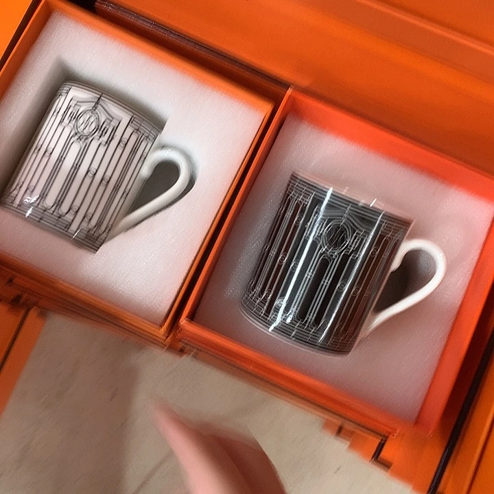 备注颜色是黑色还是白色啊哈哈