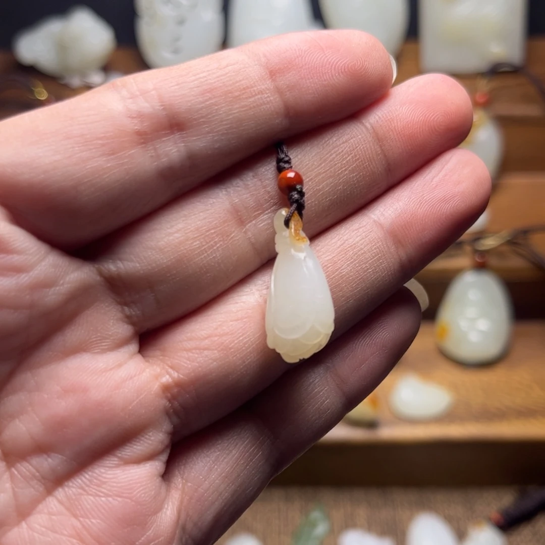 和田玉未镶嵌车挂