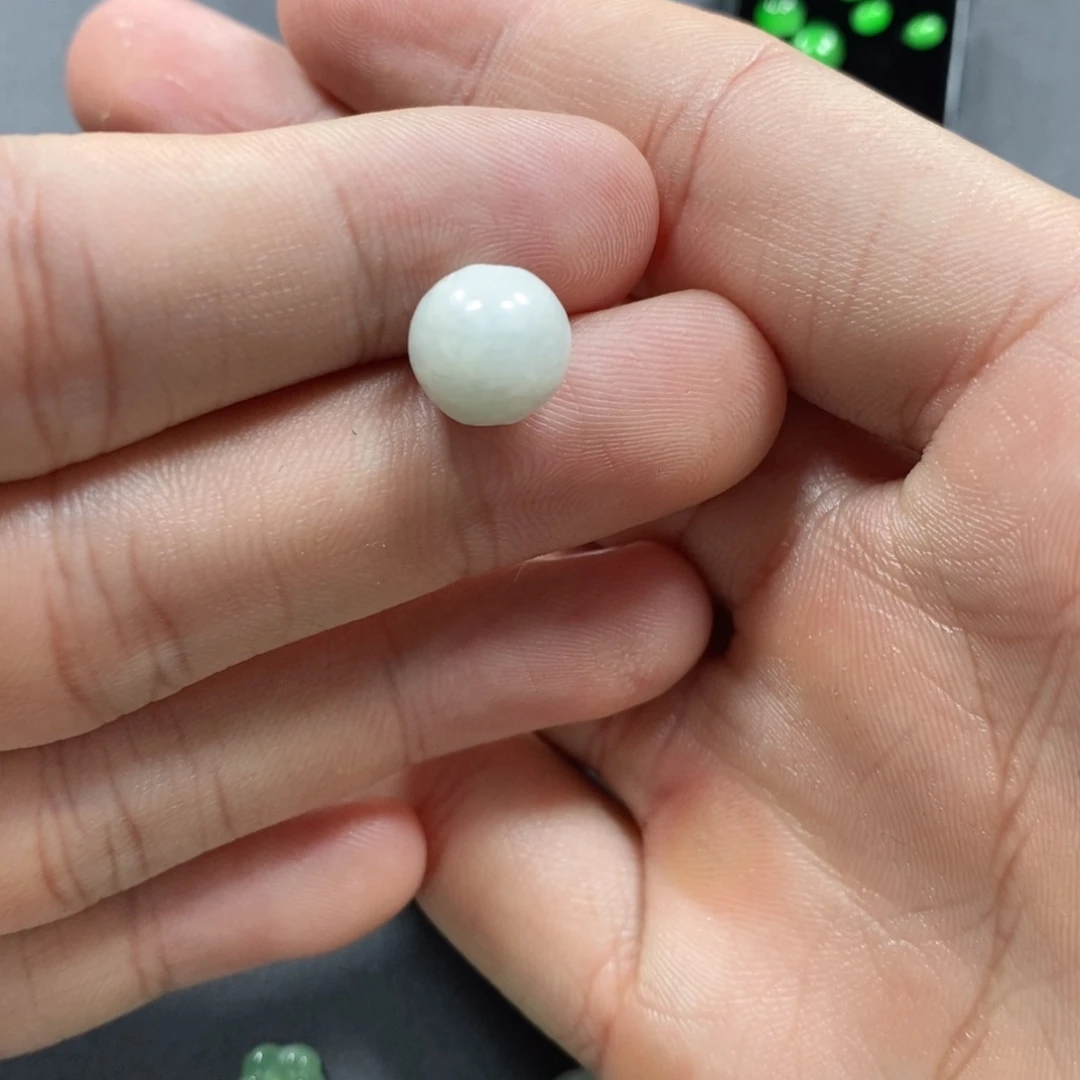 翡翠挂件未镶嵌大**.翡翠珠宝翡翠珠宝