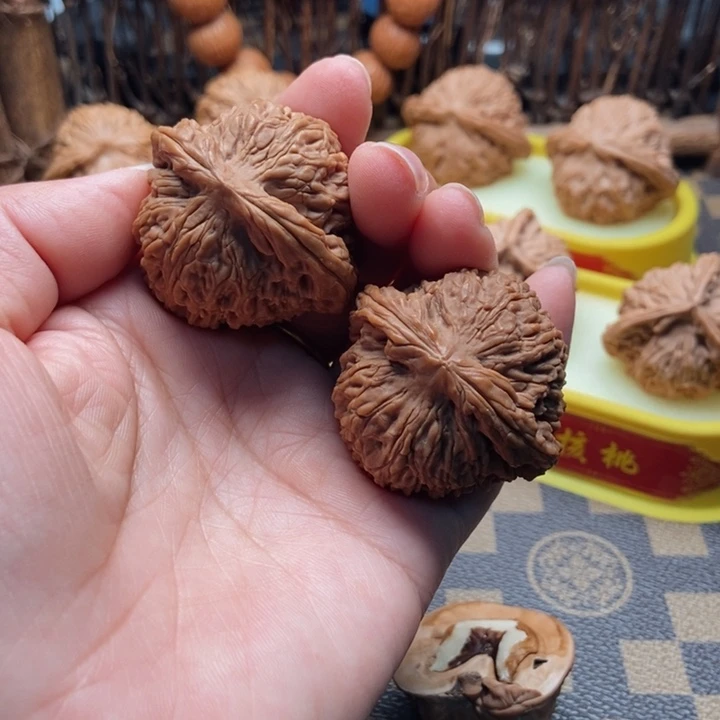 文玩核桃把件恬*41南疆石