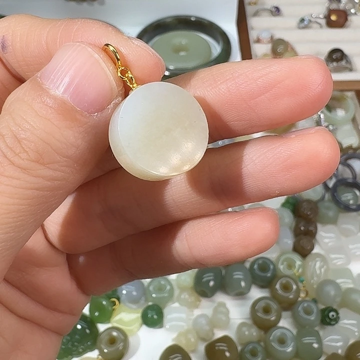 和田玉（糖玉）未镶嵌颈饰