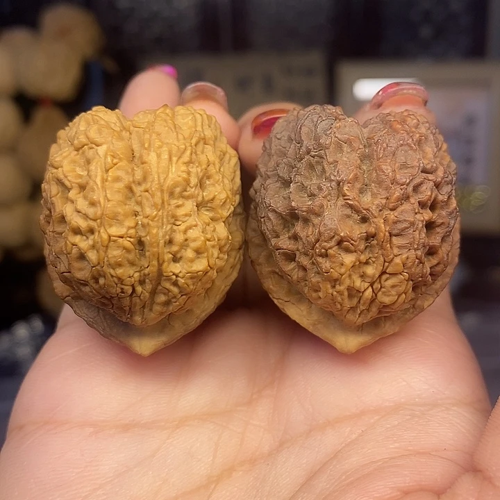 文玩核桃吊坠68虎头蝉七彩